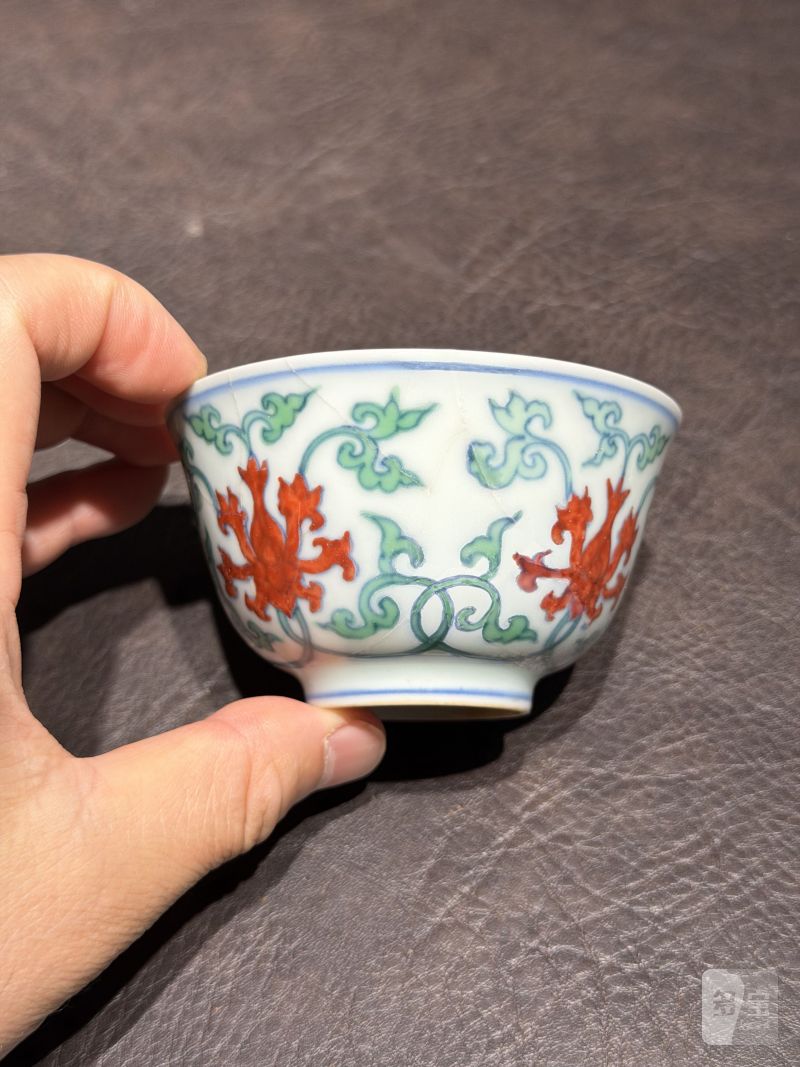 明成化 斗彩缠枝宝相花纹茶圆 - 图6